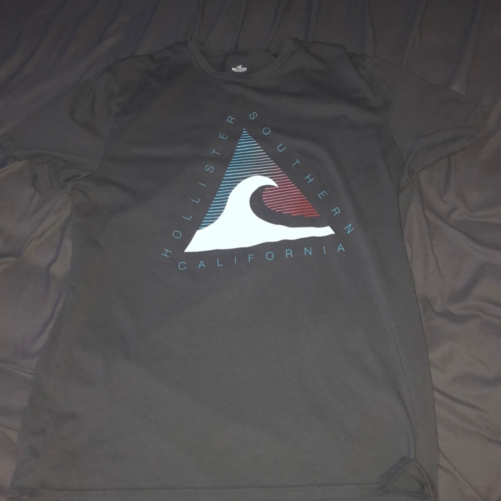 Hollister t shirt